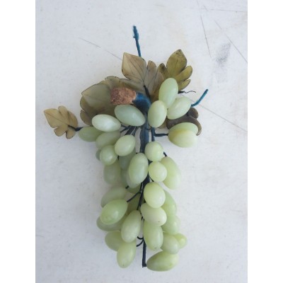 Vintage LARGE LIGHT Green JADE Grapes Cluster w/ AGATE Stone Leaves Beautiful   153132108073